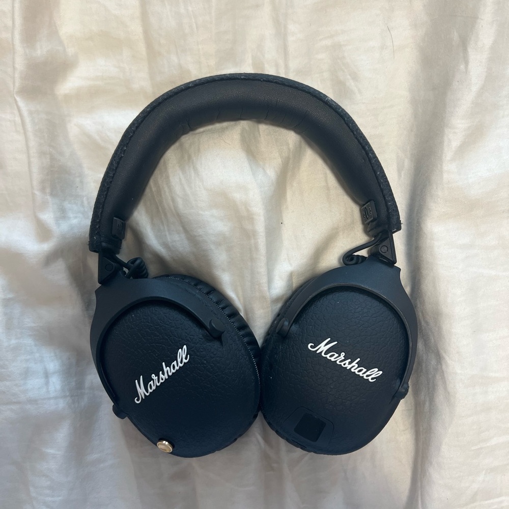 Monitor II A.N.C. Marshall over ear headphones